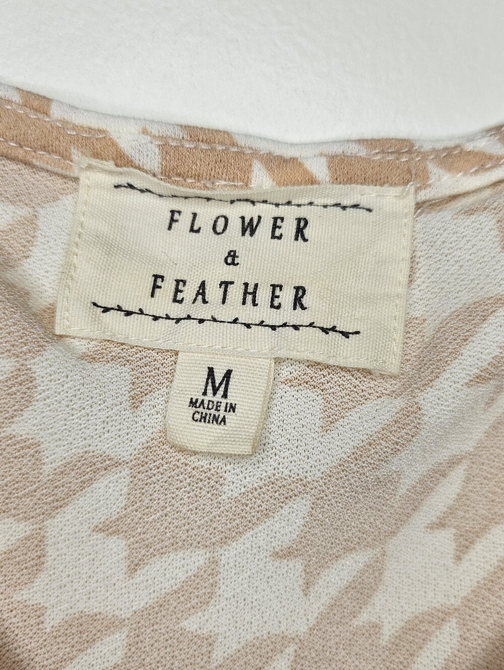 Flower & Feather Houndstooth Zip Front Blouse Tan Cream Medium Career Top - Picture 9 of 14